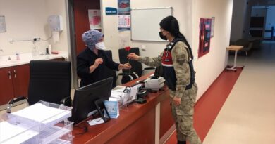 Kahramanmaraş'ta Jandarma'dan Sağlık Çalışanlarına Ziyaret